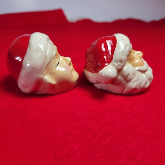 Santa Head Salt and Pepper Shakers Christmas Mrs Santa and Santa - Picture 11 of 13